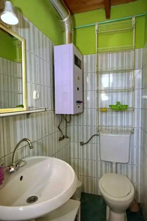 Jula Cazare | Cabană (K0005-42) Imaginea poate fi supusă drepturilor de autor. Se recomandă contactarea titularului drepturilor. Jula Cazare | Cabană (K0005-42) Imaginea poate fi supusă drepturilor de autor. Se recomandă contactarea titularului drepturilor.