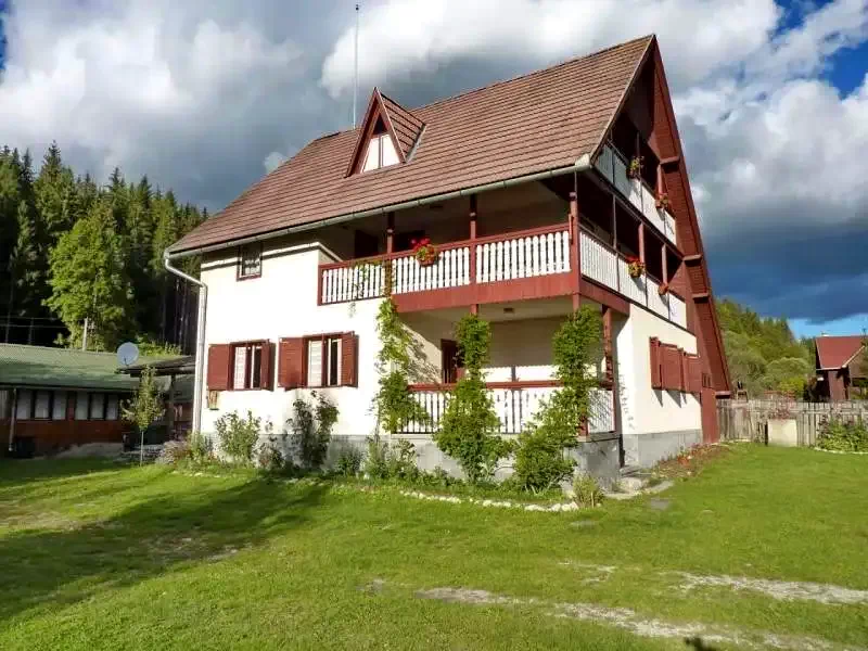 Izvoare Cazare | Cabană (K0401-3) Imaginea poate fi supusă drepturilor de autor. Se recomandă contactarea titularului drepturilor. Izvoare Cazare | Cabană (K0401-3) Imaginea poate fi supusă drepturilor de autor. Se recomandă contactarea titularului drepturilor.