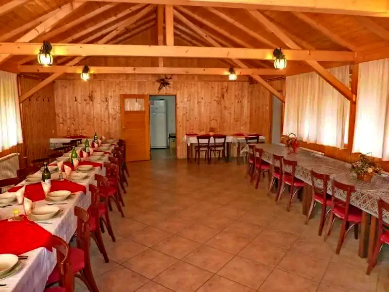 Izvoare Cazare | Cabană (K0401-17) Imaginea poate fi supusă drepturilor de autor. Se recomandă contactarea titularului drepturilor. Izvoare Cazare | Cabană (K0401-17) Imaginea poate fi supusă drepturilor de autor. Se recomandă contactarea titularului drepturilor.