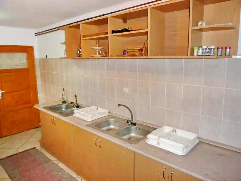 Izvoare Cazare | Cabană (K0401-19) Imaginea poate fi supusă drepturilor de autor. Se recomandă contactarea titularului drepturilor. Izvoare Cazare | Cabană (K0401-19) Imaginea poate fi supusă drepturilor de autor. Se recomandă contactarea titularului drepturilor.