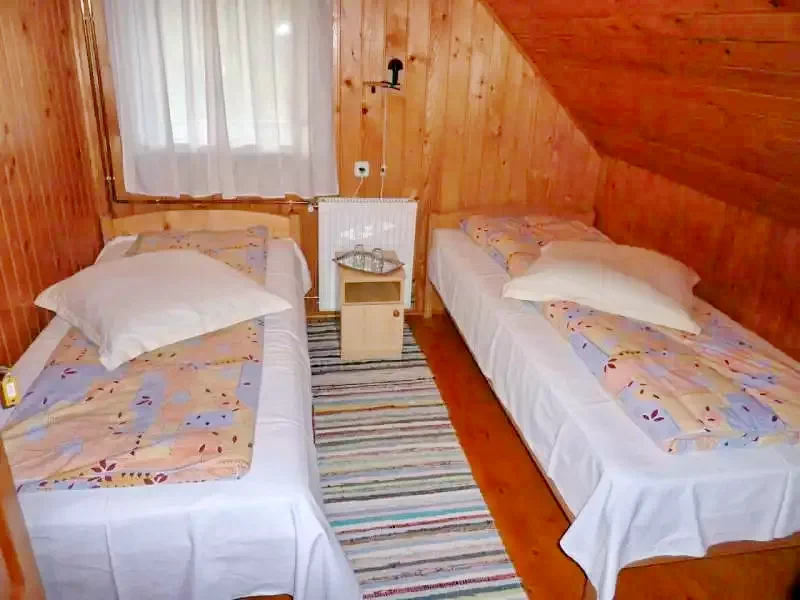 Izvoare Cazare | Cabană (K0401-50) Imaginea poate fi supusă drepturilor de autor. Se recomandă contactarea titularului drepturilor. Izvoare Cazare | Cabană (K0401-50) Imaginea poate fi supusă drepturilor de autor. Se recomandă contactarea titularului drepturilor.