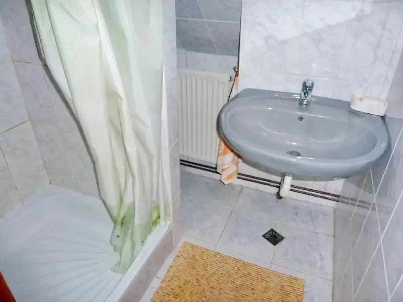 Izvoare Cazare | Cabană (K0401-54) Imaginea poate fi supusă drepturilor de autor. Se recomandă contactarea titularului drepturilor. Izvoare Cazare | Cabană (K0401-54) Imaginea poate fi supusă drepturilor de autor. Se recomandă contactarea titularului drepturilor.