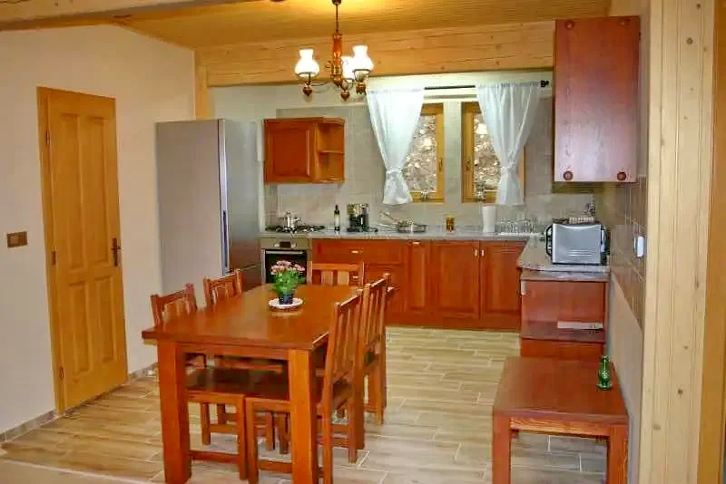 Ivó Szállás | Apartmanház (K0403-6) A kép szerzői jogvédelem alatt állhat. Javasolt a kapcsolatfelvétel a jog tulajdonossal.