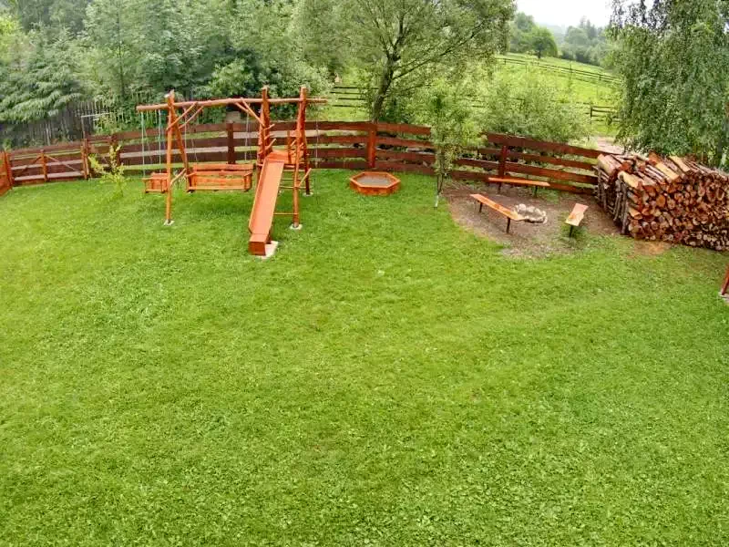 Izvoare Cazare | Cabană (K0405-7) Imaginea poate fi supusă drepturilor de autor. Se recomandă contactarea titularului drepturilor.