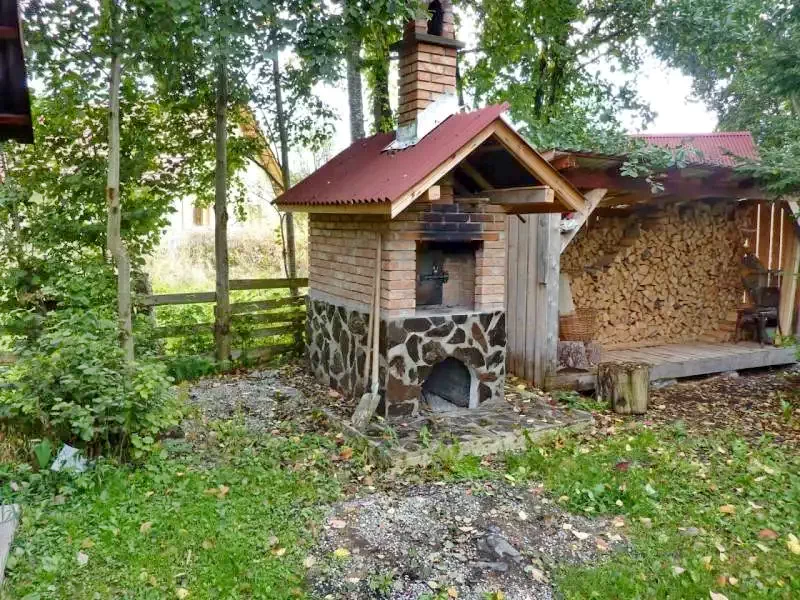 Izvoare Cazare | Cabană (K0520-18) Imaginea poate fi supusă drepturilor de autor. Se recomandă contactarea titularului drepturilor. Izvoare Cazare | Cabană (K0520-18) Imaginea poate fi supusă drepturilor de autor. Se recomandă contactarea titularului drepturilor.