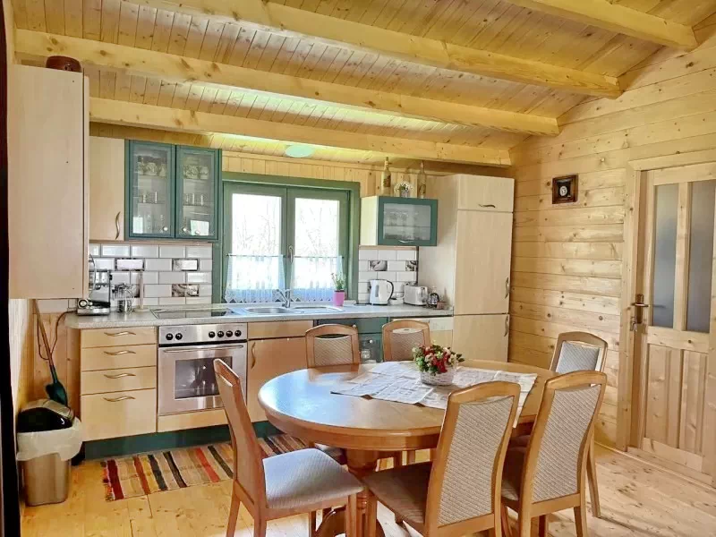 Izvoare Cazare | Cabană (K0596-20) Imaginea poate fi supusă drepturilor de autor. Se recomandă contactarea titularului drepturilor. Izvoare Cazare | Cabană (K0596-20) Imaginea poate fi supusă drepturilor de autor. Se recomandă contactarea titularului drepturilor.