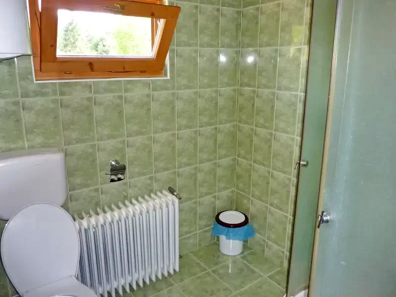 Izvoare Cazare | Cabană (K0723-15) Imaginea poate fi supusă drepturilor de autor. Se recomandă contactarea titularului drepturilor.