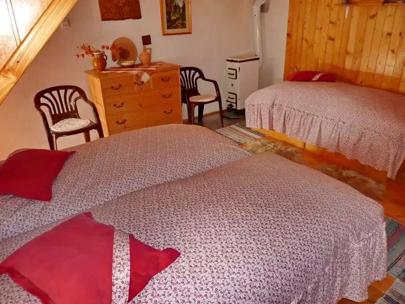 Izvoare Cazare | Cabană (K0727-31) Imaginea poate fi supusă drepturilor de autor. Se recomandă contactarea titularului drepturilor. Izvoare Cazare | Cabană (K0727-31) Imaginea poate fi supusă drepturilor de autor. Se recomandă contactarea titularului drepturilor.