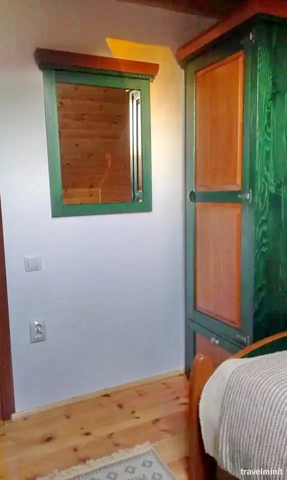 Izvoare Cazare | Cabană (K0729-47) Imaginea poate fi supusă drepturilor de autor. Se recomandă contactarea titularului drepturilor. Izvoare Cazare | Cabană (K0729-47) Imaginea poate fi supusă drepturilor de autor. Se recomandă contactarea titularului drepturilor.