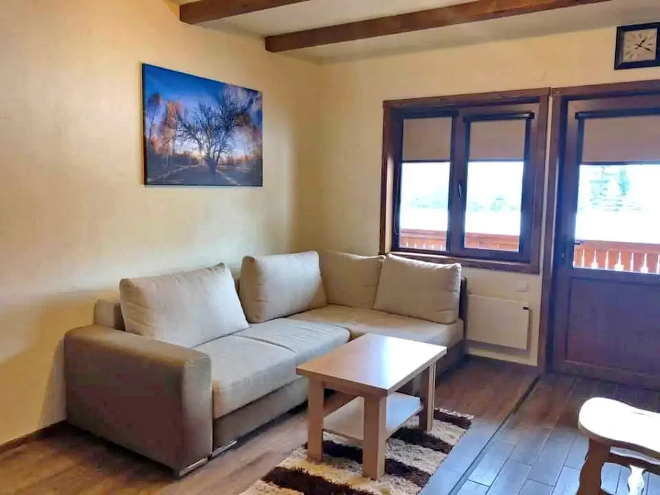 Izvoare Cazare | Cabană (K1283-7) Imaginea poate fi supusă drepturilor de autor. Se recomandă contactarea titularului drepturilor. Izvoare Cazare | Cabană (K1283-7) Imaginea poate fi supusă drepturilor de autor. Se recomandă contactarea titularului drepturilor.