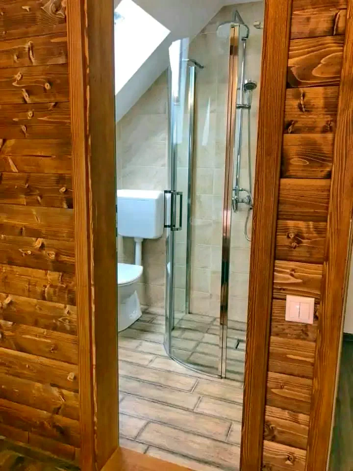 Izvoare Cazare | Cabană (K1283-12) Imaginea poate fi supusă drepturilor de autor. Se recomandă contactarea titularului drepturilor. Izvoare Cazare | Cabană (K1283-12) Imaginea poate fi supusă drepturilor de autor. Se recomandă contactarea titularului drepturilor.