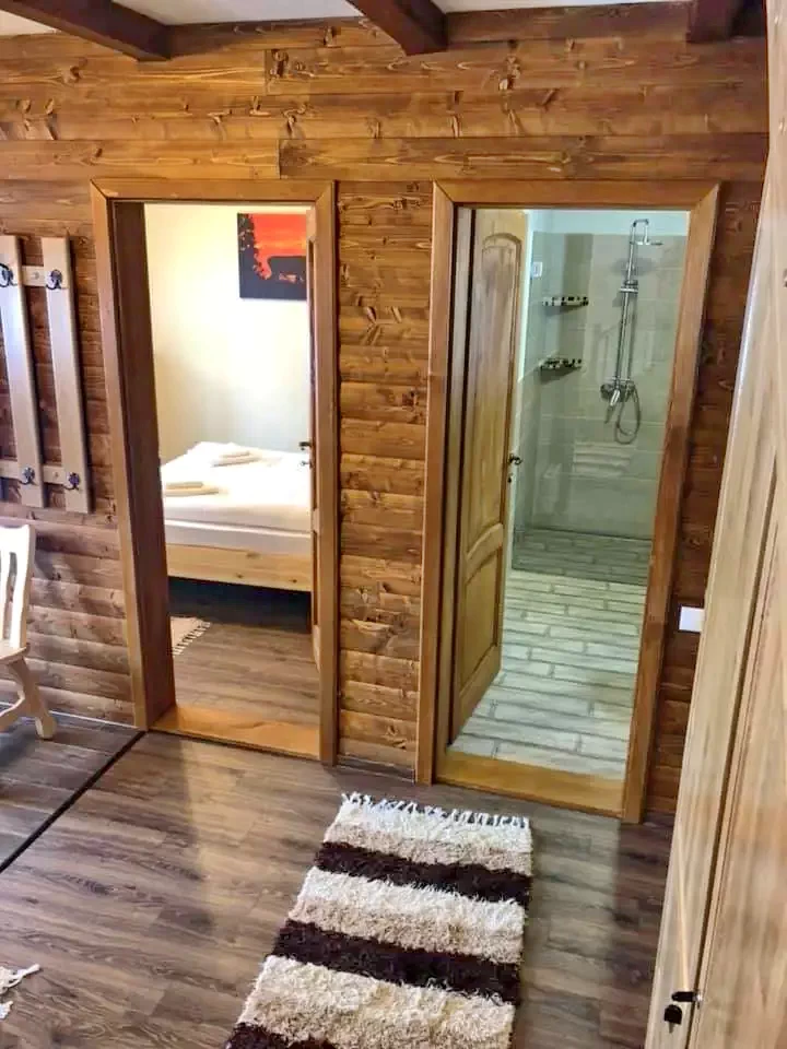 Izvoare Cazare | Cabană (K1283-13) Imaginea poate fi supusă drepturilor de autor. Se recomandă contactarea titularului drepturilor. Izvoare Cazare | Cabană (K1283-13) Imaginea poate fi supusă drepturilor de autor. Se recomandă contactarea titularului drepturilor.