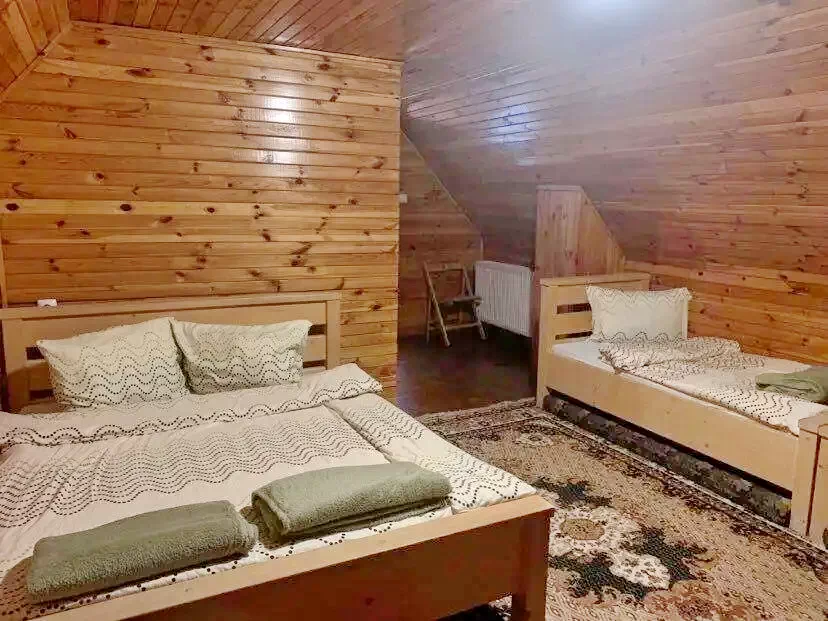 Izvoare Cazare | Cabană (K1284-19) Imaginea poate fi supusă drepturilor de autor. Se recomandă contactarea titularului drepturilor. Izvoare Cazare | Cabană (K1284-19) Imaginea poate fi supusă drepturilor de autor. Se recomandă contactarea titularului drepturilor.