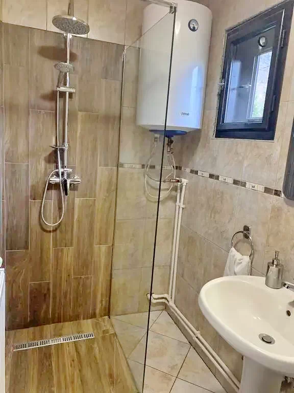 Izvoare Cazare | Cabană (K1284-20) Imaginea poate fi supusă drepturilor de autor. Se recomandă contactarea titularului drepturilor. Izvoare Cazare | Cabană (K1284-20) Imaginea poate fi supusă drepturilor de autor. Se recomandă contactarea titularului drepturilor.