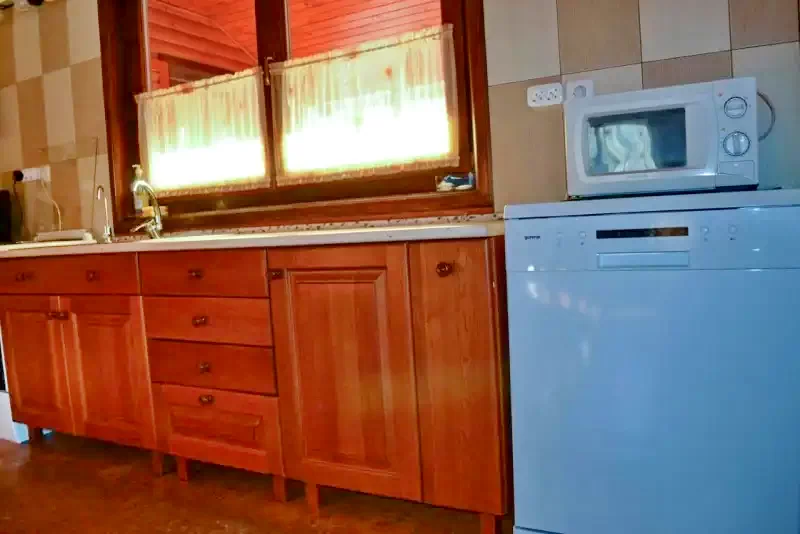 Izvoare Cazare | Cabană (K1395-9) Imaginea poate fi supusă drepturilor de autor. Se recomandă contactarea titularului drepturilor. Izvoare Cazare | Cabană (K1395-9) Imaginea poate fi supusă drepturilor de autor. Se recomandă contactarea titularului drepturilor.