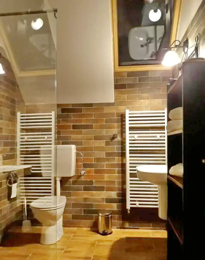 Izvoare Cazare | Cabană (K1149-49) Imaginea poate fi supusă drepturilor de autor. Se recomandă contactarea titularului drepturilor. Izvoare Cazare | Cabană (K1149-49) Imaginea poate fi supusă drepturilor de autor. Se recomandă contactarea titularului drepturilor.