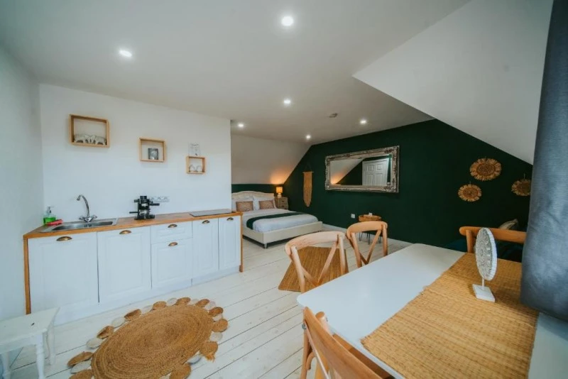 Căpâlnița Cazare | Casă de apartamente (K1592-105) Imaginea poate fi supusă drepturilor de autor. Se recomandă contactarea titularului drepturilor.