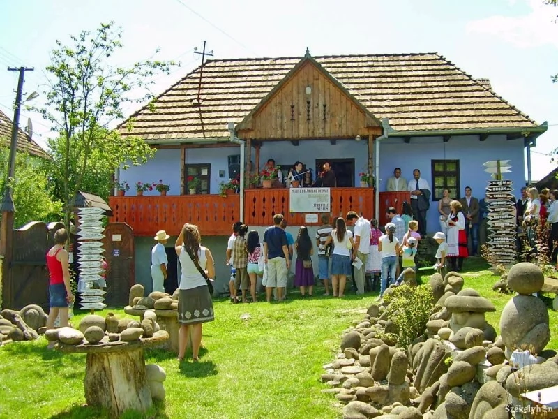 Székelykeresztúr Szállás | Vendégház (K0581-1) A kép szerzői jogvédelem alatt állhat. Javasolt a kapcsolatfelvétel a jog tulajdonossal. Székelykeresztúr Szállás | Vendégház (K0581-1) A kép szerzői jogvédelem alatt állhat. Javasolt a kapcsolatfelvétel a jog tulajdonossal.