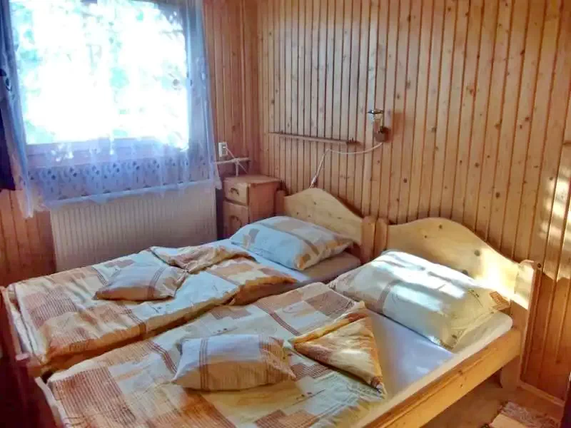 Zetea Cazare | Cabană (K0343-9) Imaginea poate fi supusă drepturilor de autor. Se recomandă contactarea titularului drepturilor.