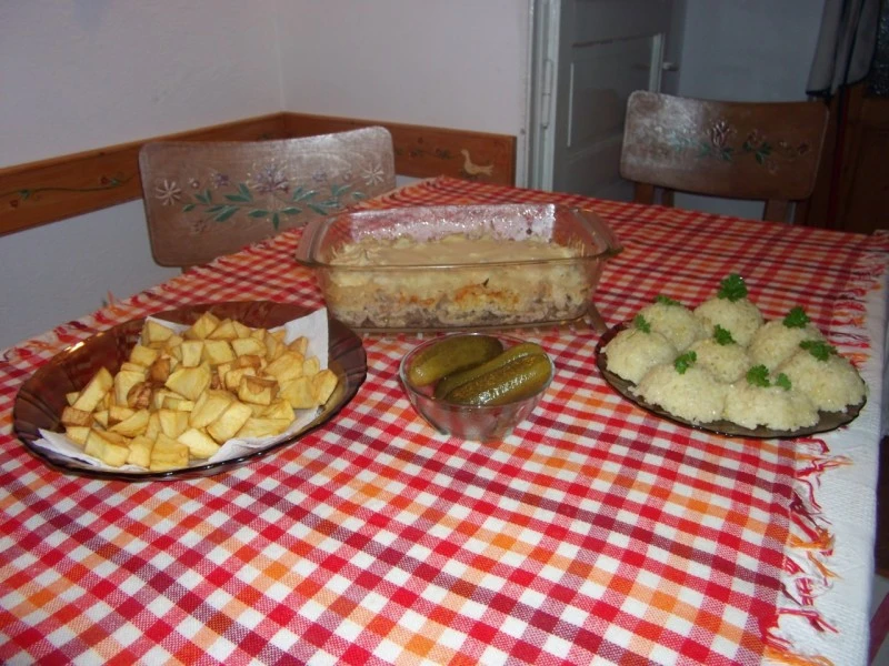 Zetea Cazare | Cabană (K0343-31) Imaginea poate fi supusă drepturilor de autor. Se recomandă contactarea titularului drepturilor.