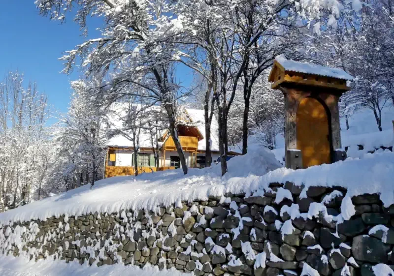 Corund Cazare | Cabană (K0637-5) Imaginea poate fi supusă drepturilor de autor. Se recomandă contactarea titularului drepturilor. Corund Cazare | Cabană (K0637-5) Imaginea poate fi supusă drepturilor de autor. Se recomandă contactarea titularului drepturilor.