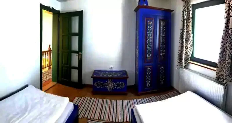 Corund Cazare | Cabană (K0637-15) Imaginea poate fi supusă drepturilor de autor. Se recomandă contactarea titularului drepturilor. Corund Cazare | Cabană (K0637-15) Imaginea poate fi supusă drepturilor de autor. Se recomandă contactarea titularului drepturilor.