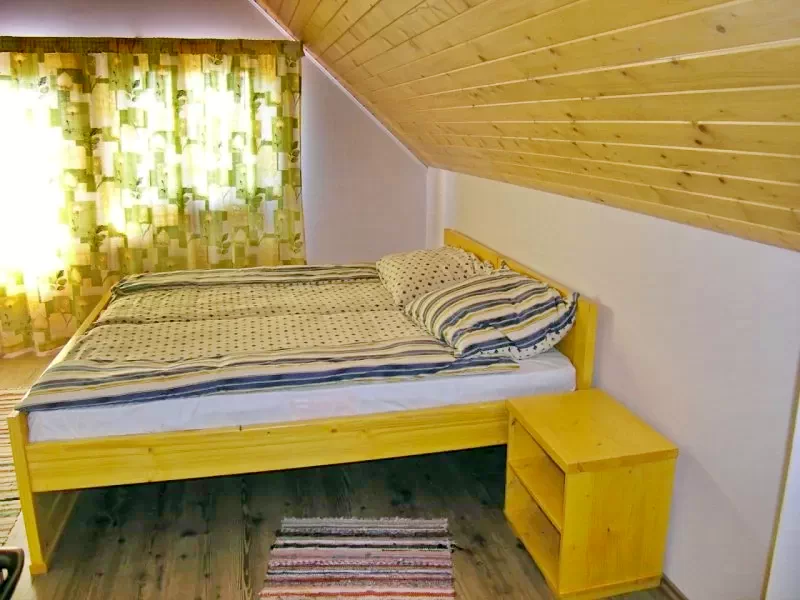 Odorheiu Secuiesc Cazare | Casă de oaspeți (K0336-25) Imaginea poate fi supusă drepturilor de autor. Se recomandă contactarea titularului drepturilor.