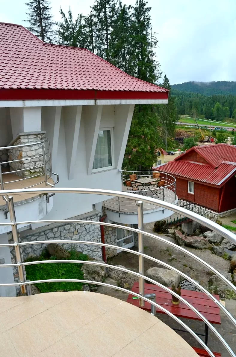 Stâna de Vale Cazare | Vilă (K0948-18) Imaginea poate fi supusă drepturilor de autor. Se recomandă contactarea titularului drepturilor.