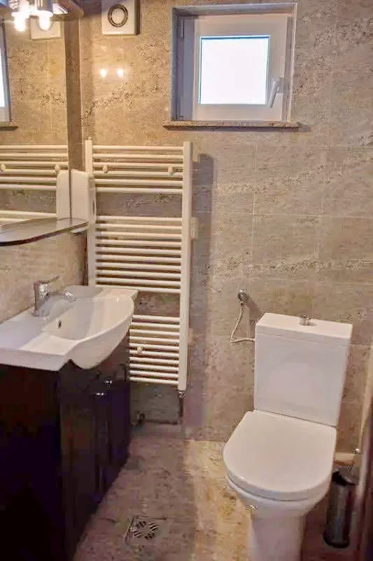 Stâna de Vale Cazare | Cabană (K0949-8) Imaginea poate fi supusă drepturilor de autor. Se recomandă contactarea titularului drepturilor.