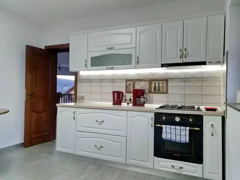 Colibița Cazare | Vilă (K1282-17) Imaginea poate fi supusă drepturilor de autor. Se recomandă contactarea titularului drepturilor. Colibița Cazare | Vilă (K1282-17) Imaginea poate fi supusă drepturilor de autor. Se recomandă contactarea titularului drepturilor.