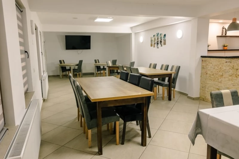 Colibița Cazare | Cabană (K1451-28) Imaginea poate fi supusă drepturilor de autor. Se recomandă contactarea titularului drepturilor.