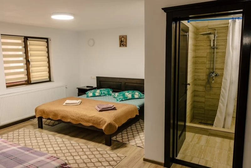 Colibița Cazare | Cabană (K1451-33) Imaginea poate fi supusă drepturilor de autor. Se recomandă contactarea titularului drepturilor.