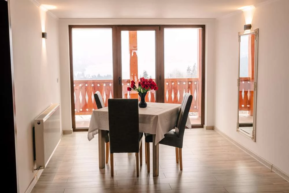 Colibița Cazare | Cabană (K1451-37) Imaginea poate fi supusă drepturilor de autor. Se recomandă contactarea titularului drepturilor.