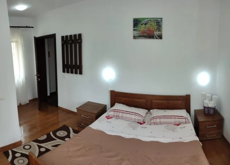 Colibița Cazare | Cabană (K1451-51) Imaginea poate fi supusă drepturilor de autor. Se recomandă contactarea titularului drepturilor.