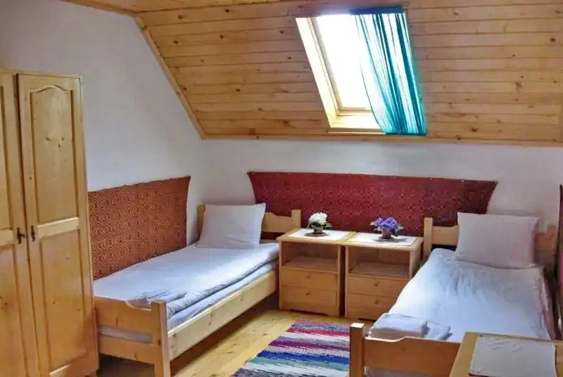 Gyimesközéplok Szállás | Vendégház (K0617-10) A kép szerzői jogvédelem alatt állhat. Javasolt a kapcsolatfelvétel a jog tulajdonossal.