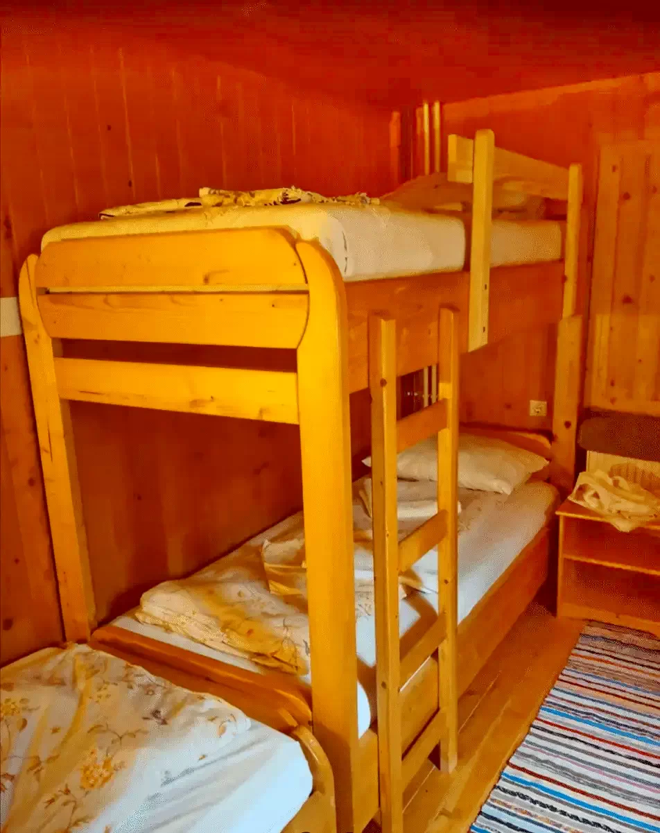 Lunca de Jos Cazare | Pensiune (K0929-34) Imaginea poate fi supusă drepturilor de autor. Se recomandă contactarea titularului drepturilor.