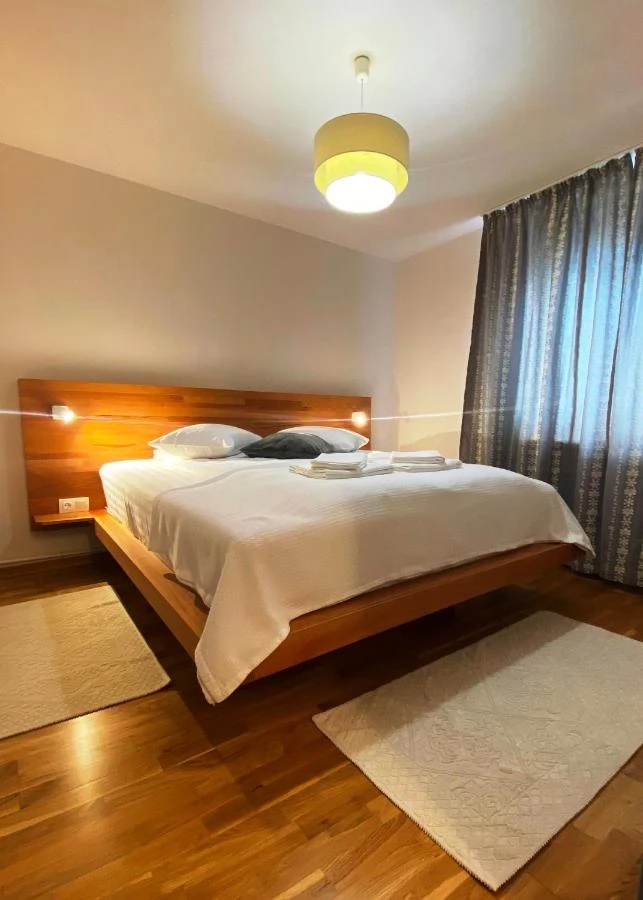 Lunca de Jos Cazare | Hostel (K1111-22) Imaginea poate fi supusă drepturilor de autor. Se recomandă contactarea titularului drepturilor. Lunca de Jos Cazare | Hostel (K1111-22) Imaginea poate fi supusă drepturilor de autor. Se recomandă contactarea titularului drepturilor.