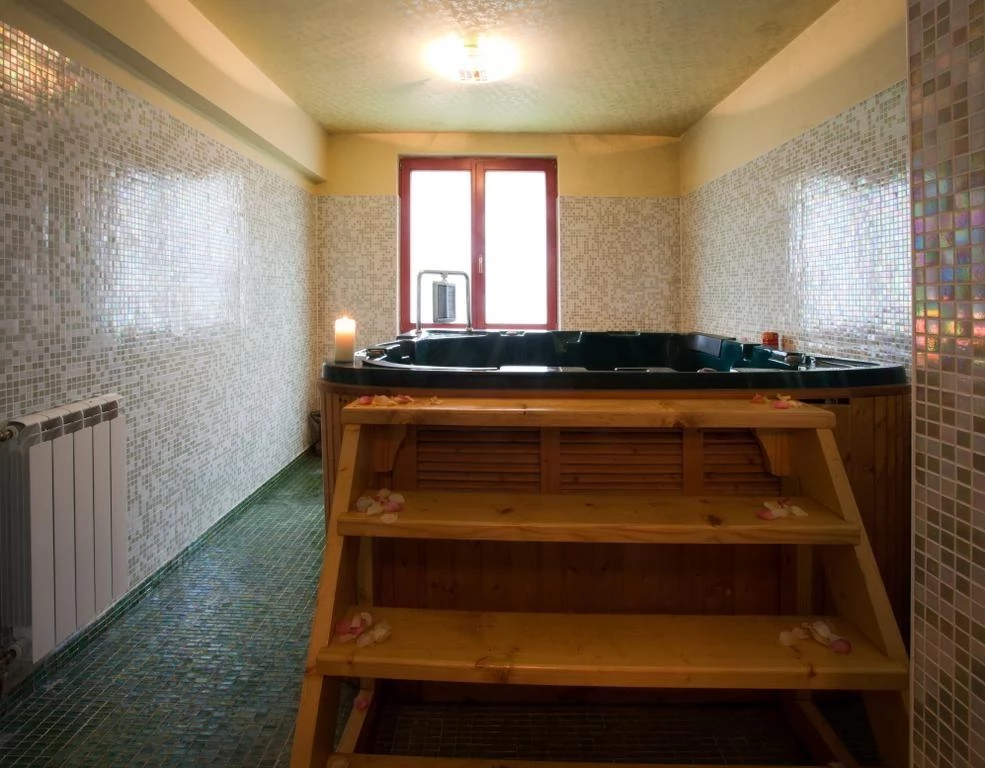 Gyimesközéplok Szállás | Hostel (K1111-23) A kép szerzői jogvédelem alatt állhat. Javasolt a kapcsolatfelvétel a jog tulajdonossal.