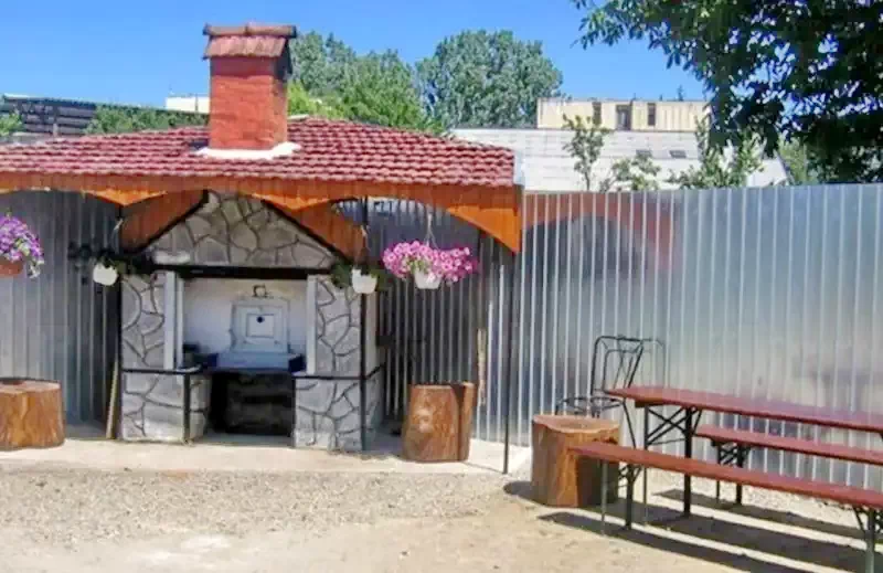 Sfântu Gheorghe Cazare | Pensiune (K1408-42) Imaginea poate fi supusă drepturilor de autor. Se recomandă contactarea titularului drepturilor.