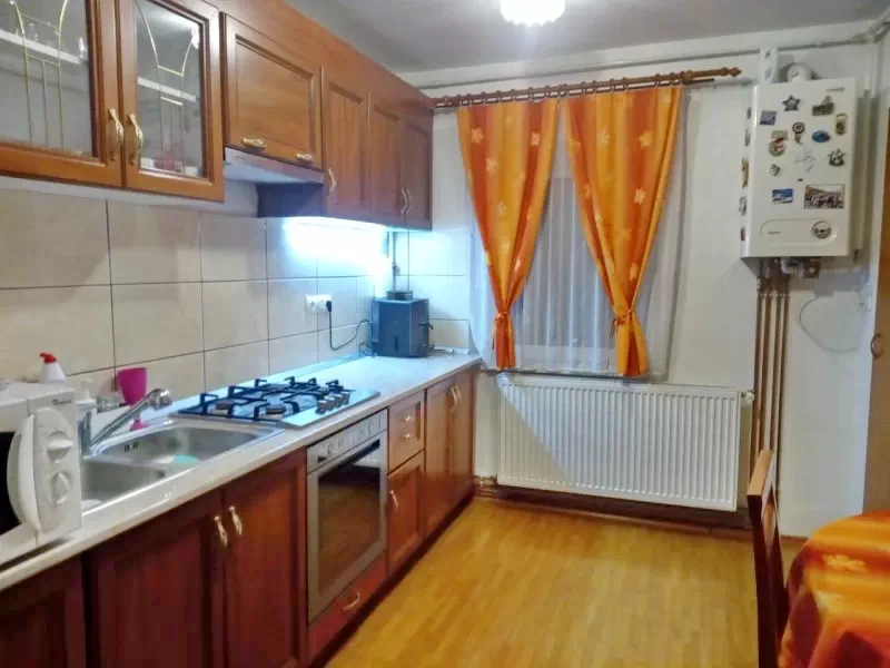 Sfântu Gheorghe Cazare | Apartament sau cameră de închiriat (K1419-2) Imaginea poate fi supusă drepturilor de autor. Se recomandă contactarea titularului drepturilor.