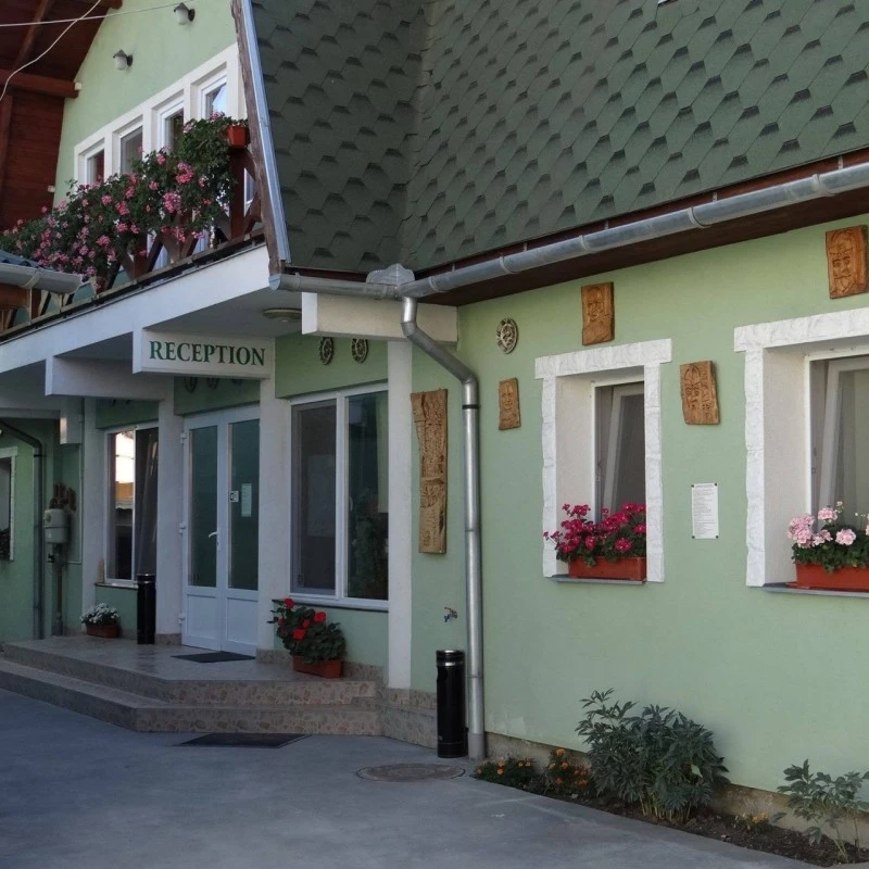 Sfântu Gheorghe Cazare | Hotel*** (K1569-1) Imaginea poate fi supusă drepturilor de autor. Se recomandă contactarea titularului drepturilor.