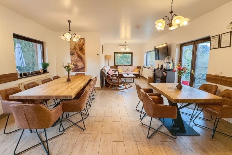 Kolibica Szállás | Vendégház (K1280-5) A kép szerzői jogvédelem alatt állhat. Javasolt a kapcsolatfelvétel a jog tulajdonossal. Kolibica Szállás | Vendégház (K1280-5) A kép szerzői jogvédelem alatt állhat. Javasolt a kapcsolatfelvétel a jog tulajdonossal.