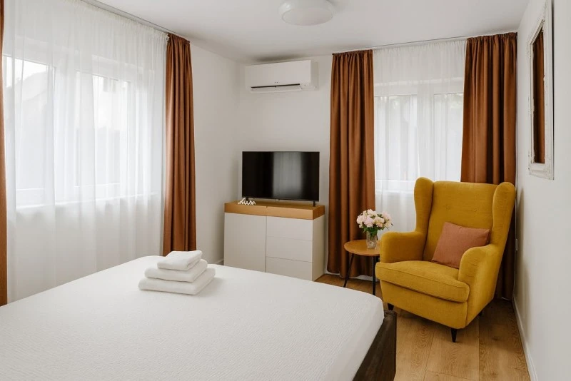 Kolibica Szállás | Vendégház (K1280-8) A kép szerzői jogvédelem alatt állhat. Javasolt a kapcsolatfelvétel a jog tulajdonossal. Kolibica Szállás | Vendégház (K1280-8) A kép szerzői jogvédelem alatt állhat. Javasolt a kapcsolatfelvétel a jog tulajdonossal.