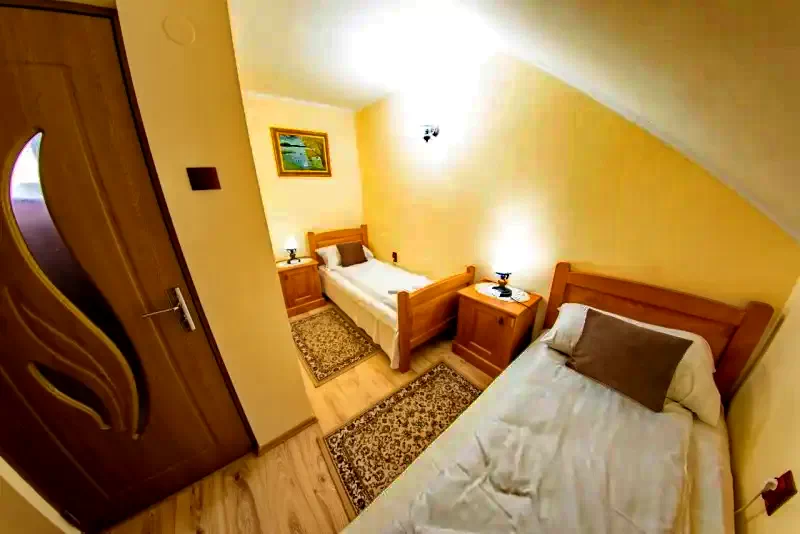 Szállás Bixad - Vila Solyomkő | Sepsibükszád - Sólyomkő Kulcsosház. A kép szerzői jogvédelem alatt állhat. Javasolt a kapcsolatfelvétel a jog tulajdonossal.