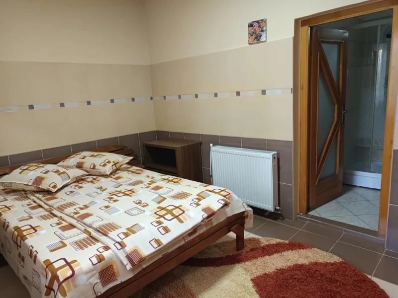 Kovászna Szállás | Kulcsosház (K1022-16) A kép szerzői jogvédelem alatt állhat. Javasolt a kapcsolatfelvétel a jog tulajdonossal. Kovászna Szállás | Kulcsosház (K1022-16) A kép szerzői jogvédelem alatt állhat. Javasolt a kapcsolatfelvétel a jog tulajdonossal.