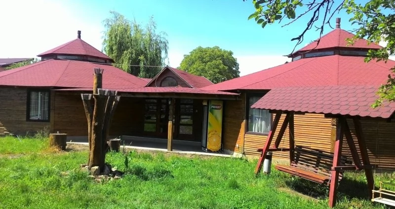 Kovászna Szállás | Panzió (K1443-25) A kép szerzői jogvédelem alatt állhat. Javasolt a kapcsolatfelvétel a jog tulajdonossal.