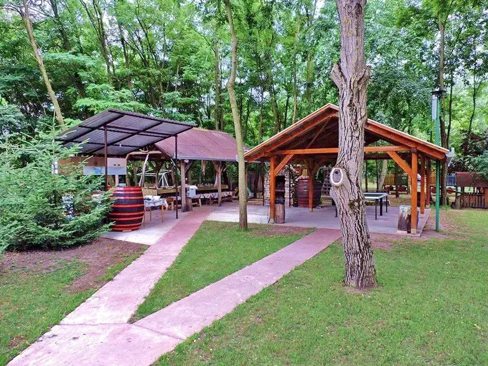 Cazare | Casă de oaspeți (K1059-10) Imaginea poate fi supusă drepturilor de autor. Se recomandă contactarea titularului drepturilor. Cazare | Casă de oaspeți (K1059-10) Imaginea poate fi supusă drepturilor de autor. Se recomandă contactarea titularului drepturilor.