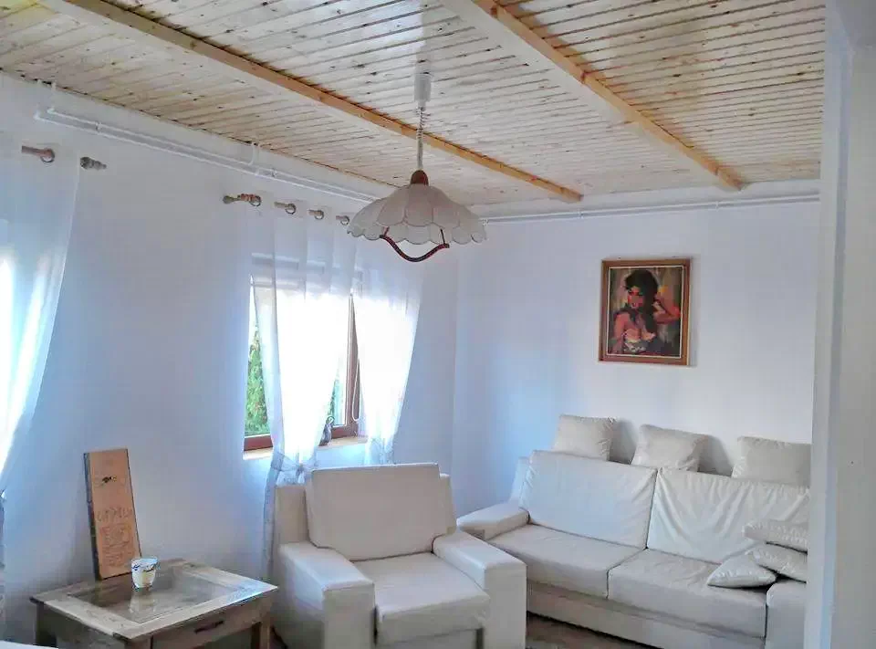 Cazare | Casă de oaspeți (K1059-36) Imaginea poate fi supusă drepturilor de autor. Se recomandă contactarea titularului drepturilor. Cazare | Casă de oaspeți (K1059-36) Imaginea poate fi supusă drepturilor de autor. Se recomandă contactarea titularului drepturilor.