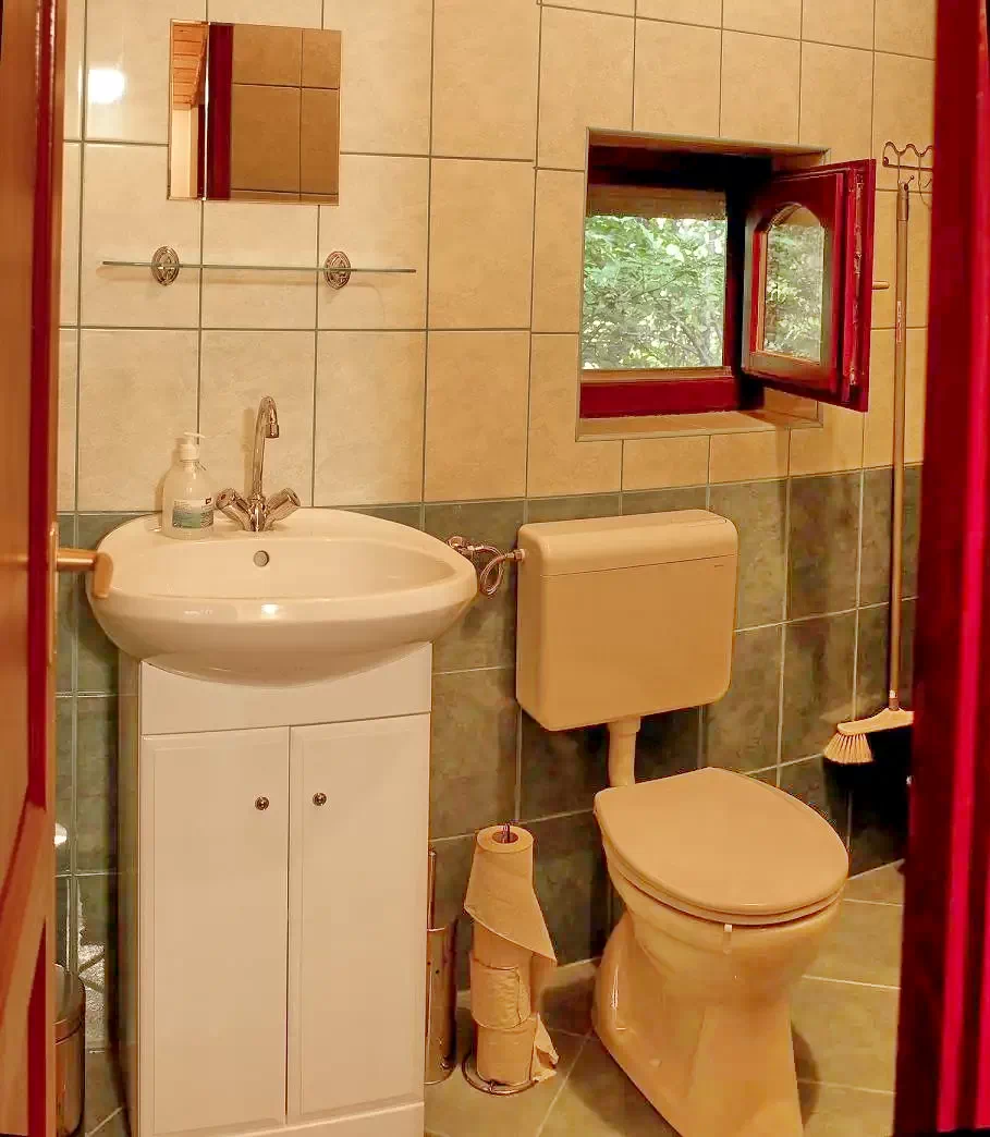 Cazare | Casă de oaspeți (K1059-44) Imaginea poate fi supusă drepturilor de autor. Se recomandă contactarea titularului drepturilor. Cazare | Casă de oaspeți (K1059-44) Imaginea poate fi supusă drepturilor de autor. Se recomandă contactarea titularului drepturilor.