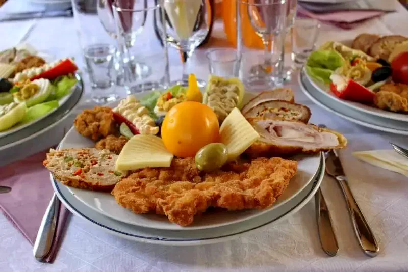 Târgu Secuiesc Cazare | Pensiune (K0597-6) Imaginea poate fi supusă drepturilor de autor. Se recomandă contactarea titularului drepturilor.